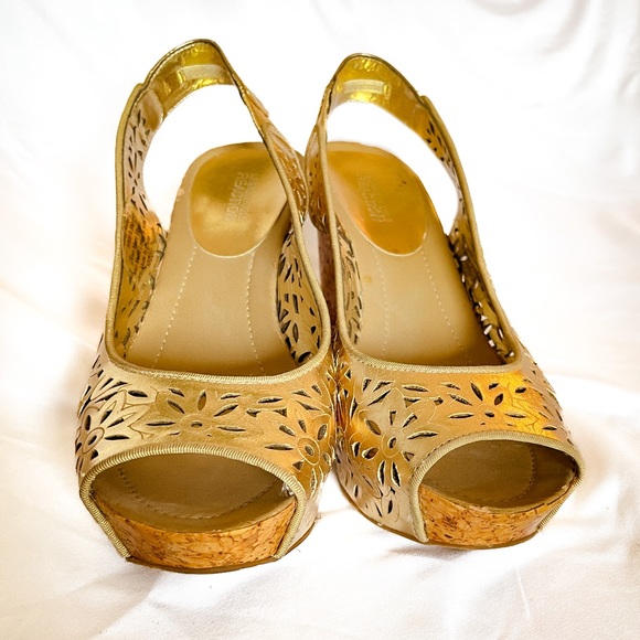 Kenneth Cole Reaction Gold Cork & Leather Platform Slingback Shoes - Picture 2 of 6